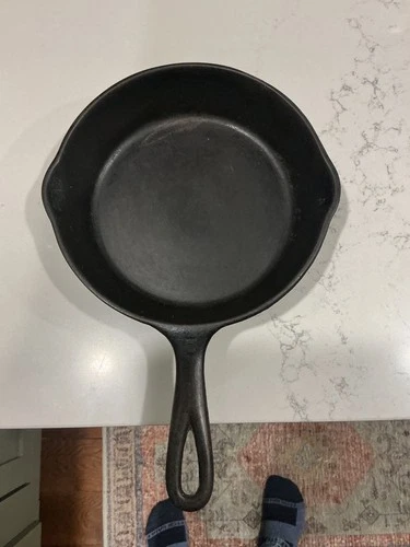 UNMARKED #5 WAGNER ? SKILLET HEAT RING X on BOTTOM OF HANDLE