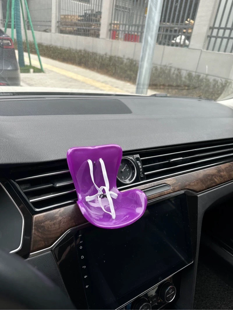 Mini Labubu Car Seat for 15-17cm Dolls with Air Vent & Aromatherapy