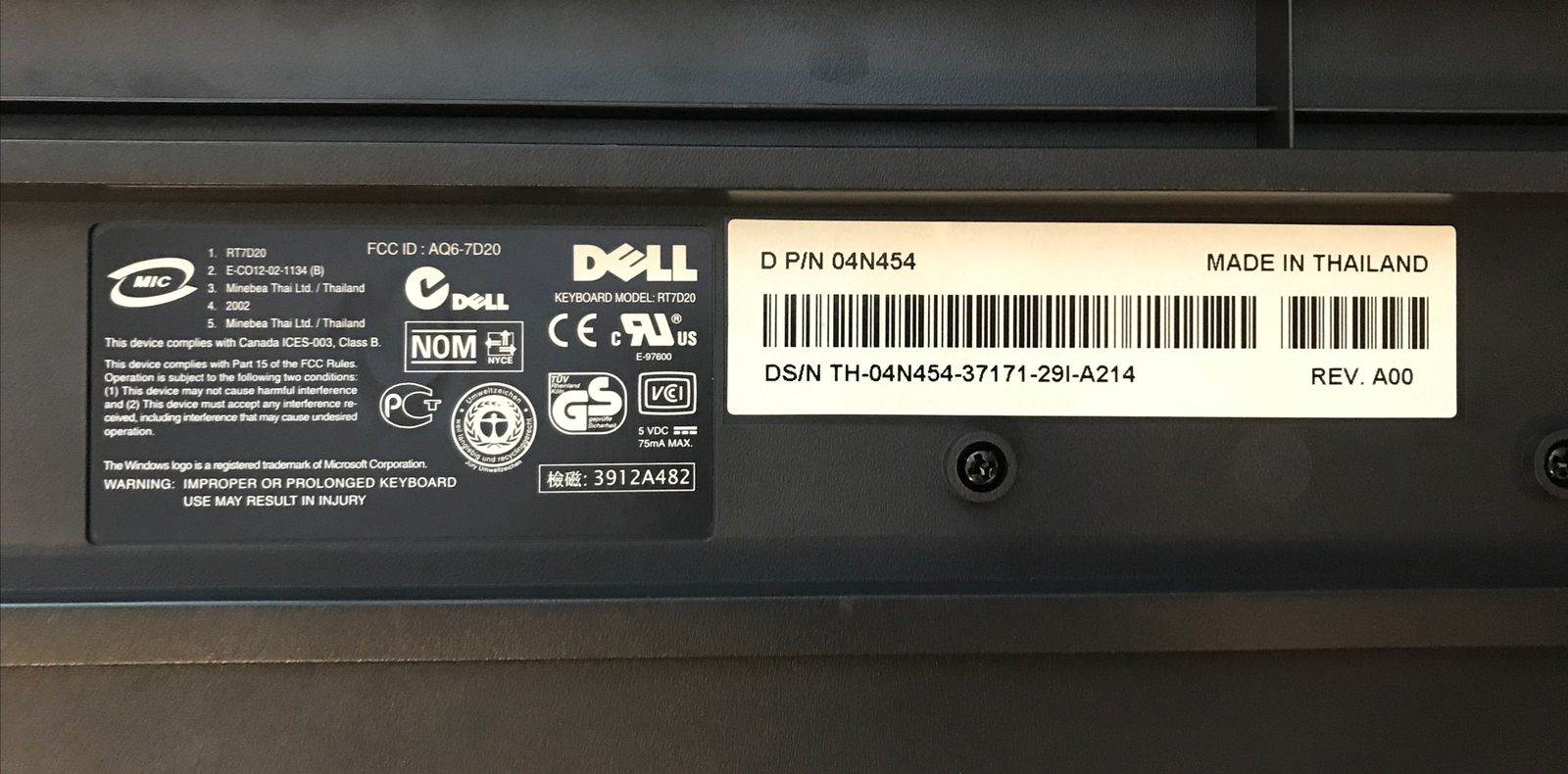 Black Dell 104-Key PS/2 Mechanical Keyboard Model RT7D20 P/N 04N454