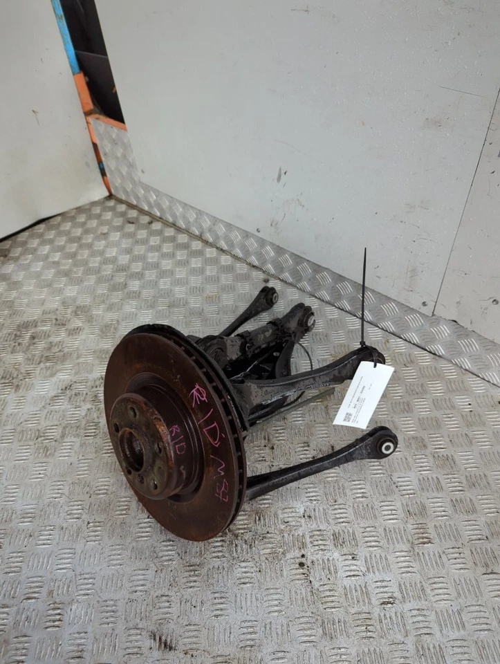 Buje Bmw F20 Serie 1 M Sport 2015-2019 1496 (lado conductor trasero) 7214789 M87 Foto 2 de 4