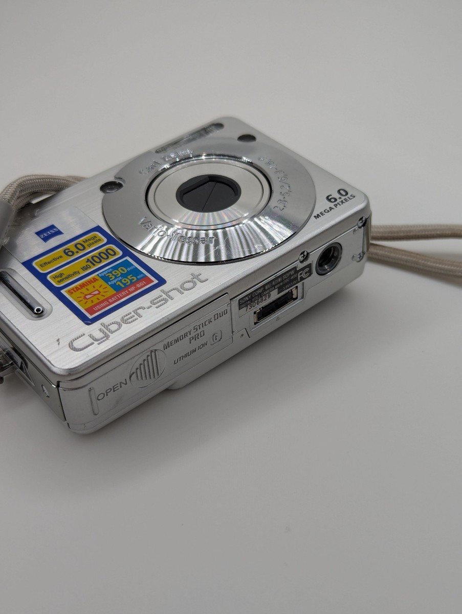 Sony Cyber-shot DSC-W55 7.2MP Digital Camera 3x Zoom Silver Tested