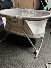 Safety 1st Baby Portable Nap and Go Rocking Bassinet with Carry Bag