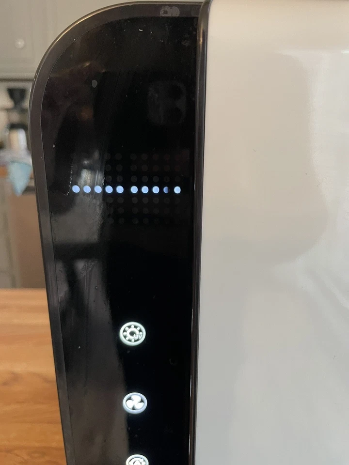 Tommee Tippee 3 en 1 Ultra UV Botella Esterilizador y Secador Foto 2 de 4