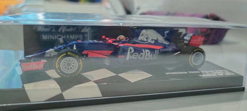 Minichamps 417170055 Scuderia Toro Rosso STR12 Chinese GP 2017 Carlos Sainz 1/43 - Immagine 3 di 3