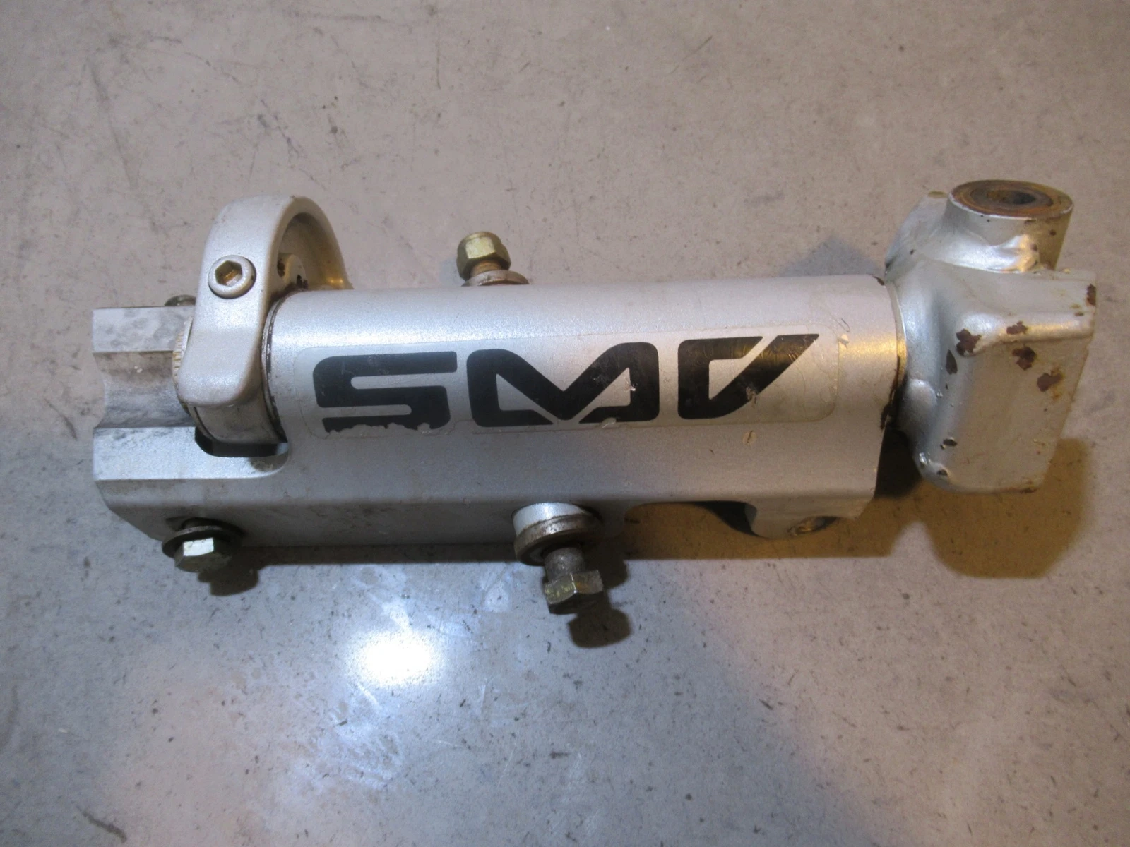 Arctic Cat F5 Spindle Left 2004