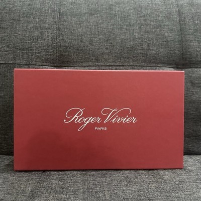 Roger Vivier Paris Geschenkbox 100% echt 33 x 22 x12 cm mit Seidenpapier