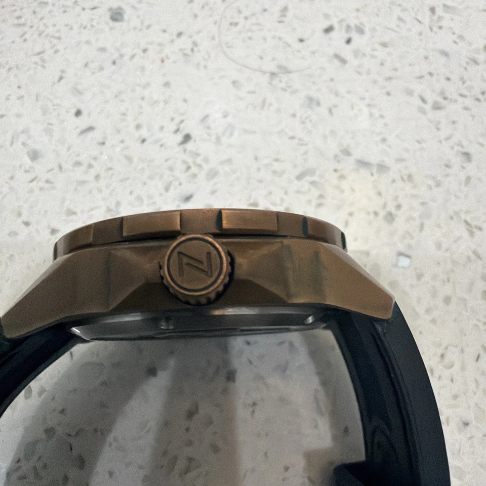 Zelos Swordfish esfera de meteorito de bronce 42 mm. Reloj usado muy rebajado Foto 4 de 4