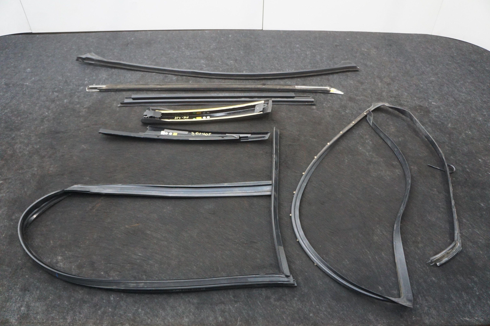 Set Front Left Window Rubber Trim 7200313 Rolls Royce Ghost Series I 09-14 *Note