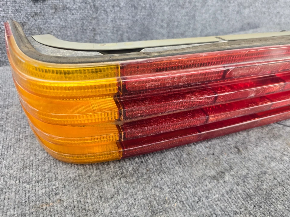 Luz trasera izquierda lado conductor mercedes r107 380 sl 450 sl 560 sl fabricante original Foto 4 de 4