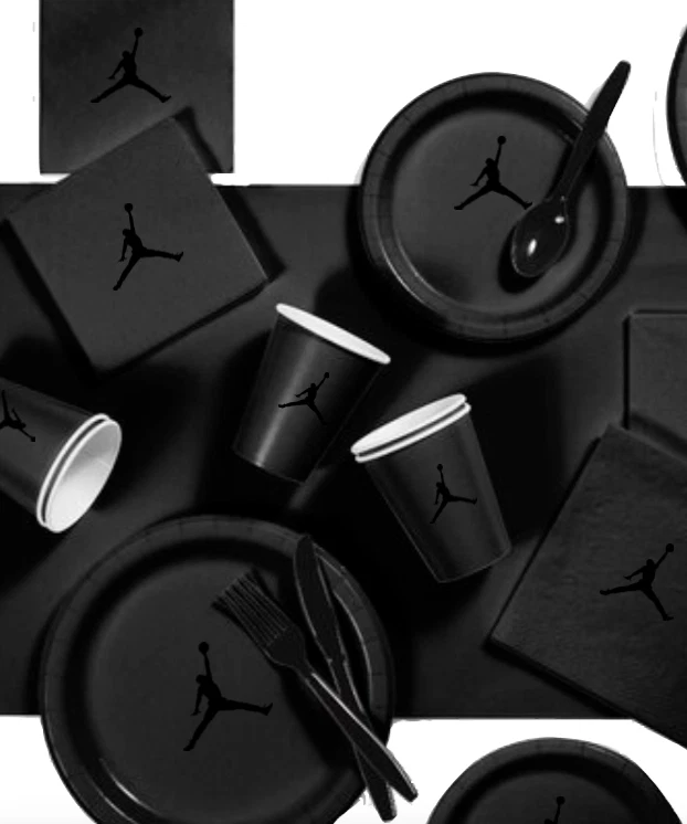 Juego de platos de fiesta de papel para zapatos personalizados, negro, 60 unidades, tema de baloncesto, Jumpman Foto 3 de 4