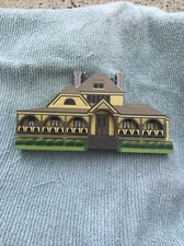 Shelia’s Wrens Nest Atlanta GA Wooden Cut Out Shelf Sitter House Decor 1995