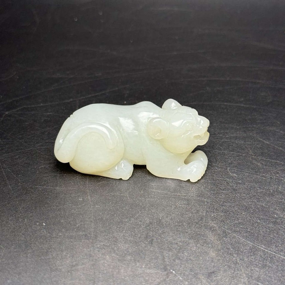 Certified Chinese Natural Hetian Jade Hand-carved Exquisite Tiger Statue 3784