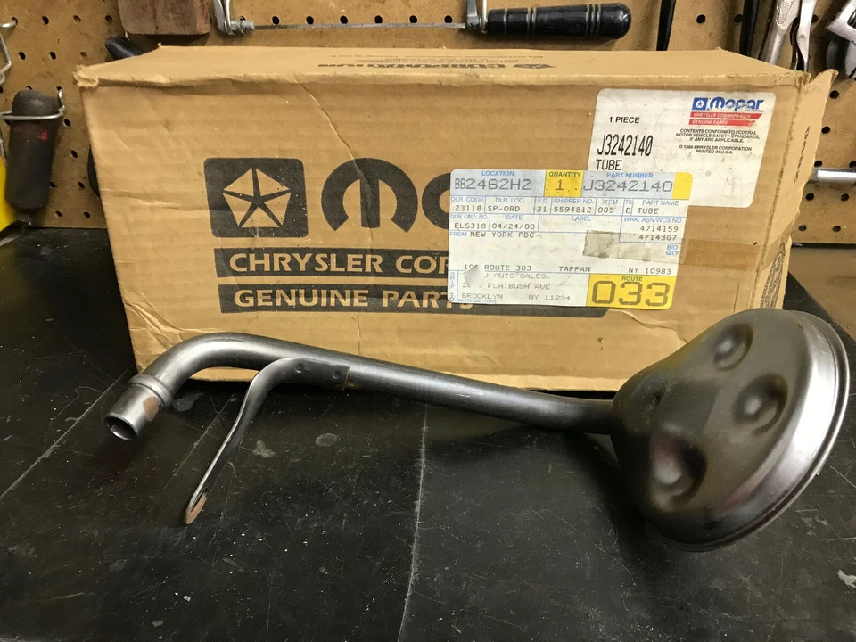 Jeep Wrangler CJ-7 CJ Scrambler Wagoneer J10 - NOS bomba de aceite pickup bañera/pantalla Foto 2 de 2