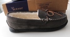 ISOTONER Suede Moccasin Slippers Size SM 6.5-7 Ash Retail 55
