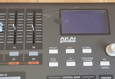 Akai Professional MPD32 USB/Midi MPC Pad Controller for sale