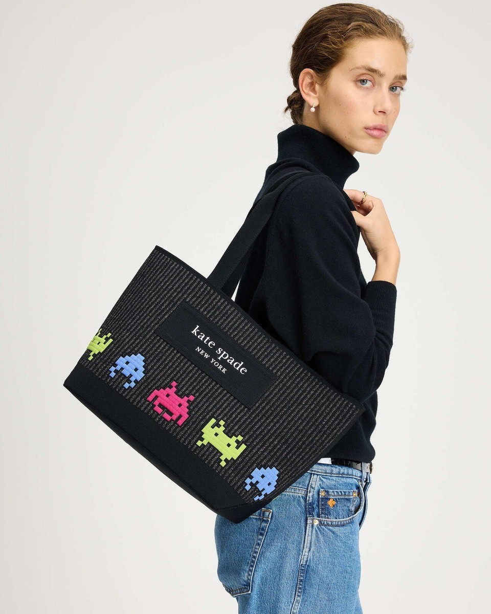 Kate Spade K1642 space invaders black mult(001) BLC トート Kate Spade KI642 X Space Invaders Fly Knit Jacquard Shopper