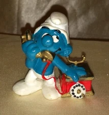 Vintage Smurf on telephone PVC Figure 1980 20062 Figurine pre-owned