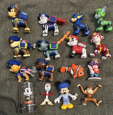 Mix Lot of 2 books & Over 16 Paw Patrol Dog Action Figures & Other Characters. 