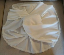 NWOT BEIGE w/DELICATE LACE SHADOWLINE WOMEN'S LONGER SLIGHTLY FLARED HALF SLIP M