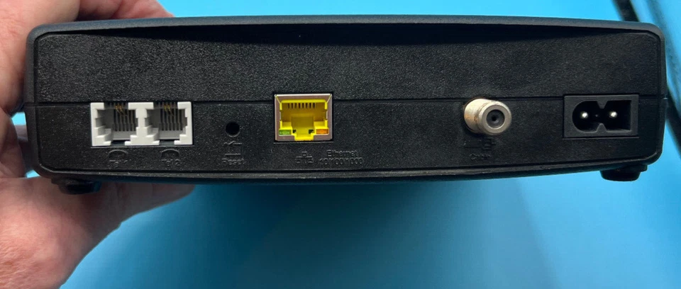 Arris Touchstone TM1602A Telephony Cable Modem16x4 Docsis 3.0 W/POWER CORD - Image 3 of 4