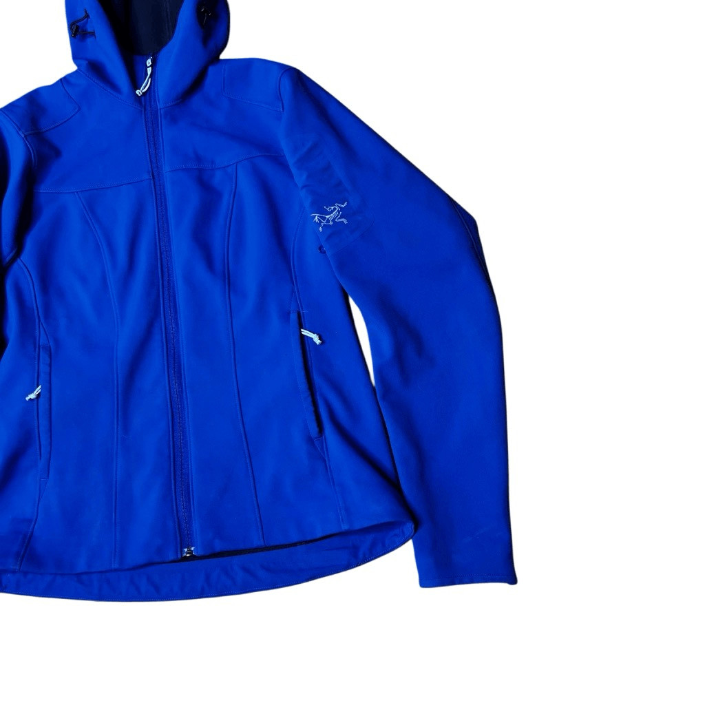 Vintage VTG Arc’teryx Bright Electric Blue Women’s Softshell Water Resistant Jac thumbnail 3