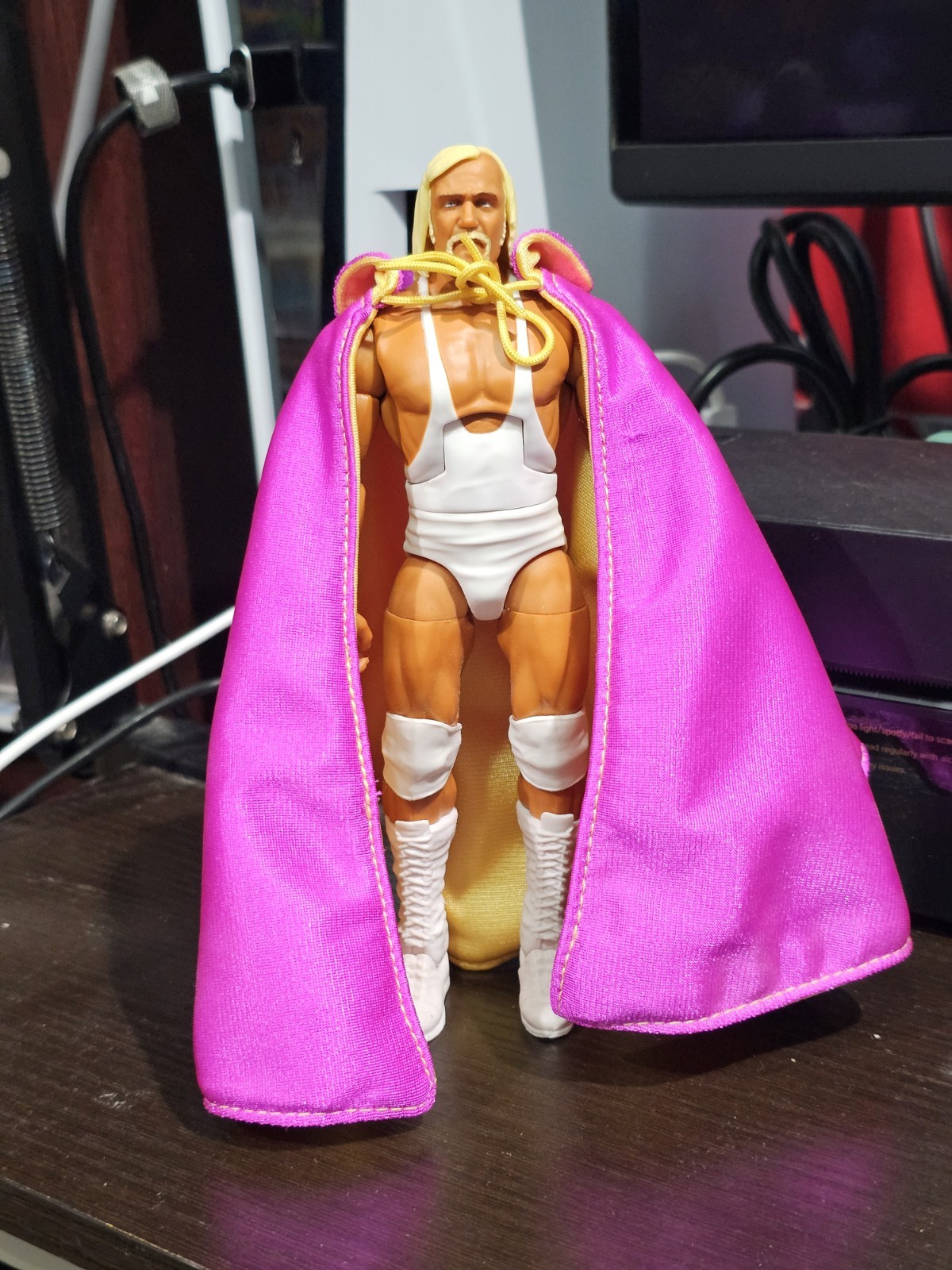Hulk Hogan WWE Mattel Elite Legends Series 21 Wrestling Action Figure Toy