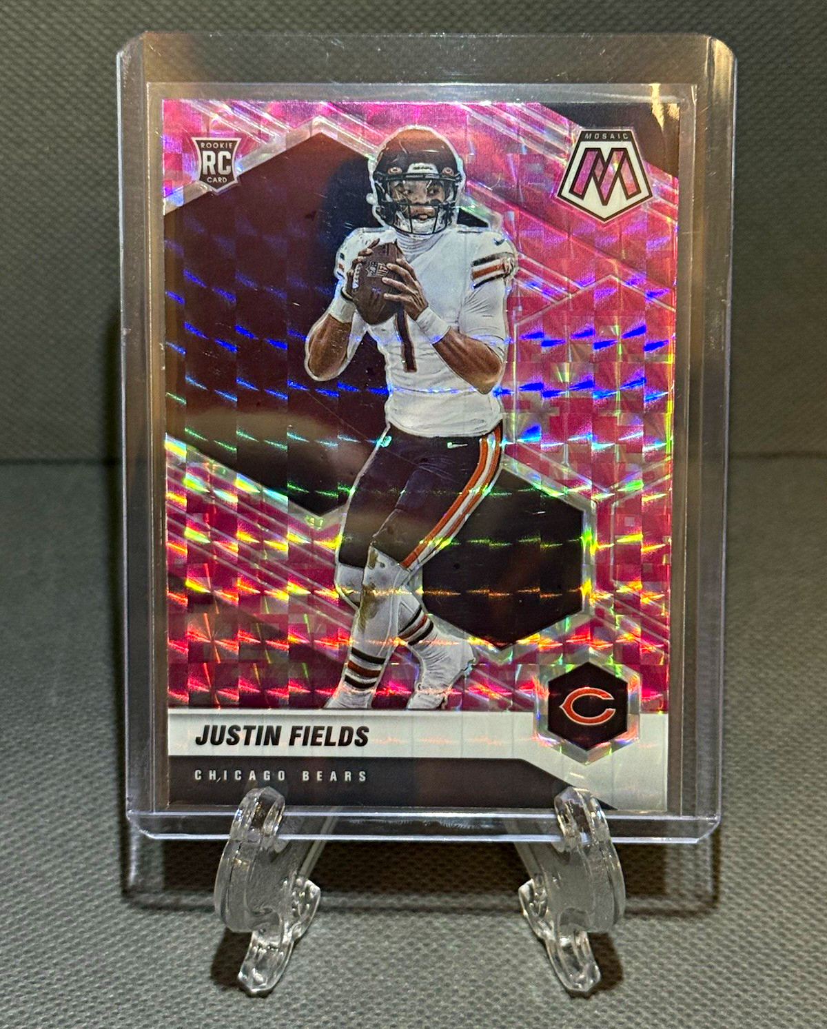 2021 Panini Mosaic Justin Fields Pink Mosaic Prizm #304 Bears