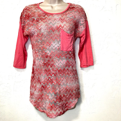 Flamingo Women's Top Sz M Zig Zag Mesh Pink Tee 3/4 Sleeve Casual Playful Retro