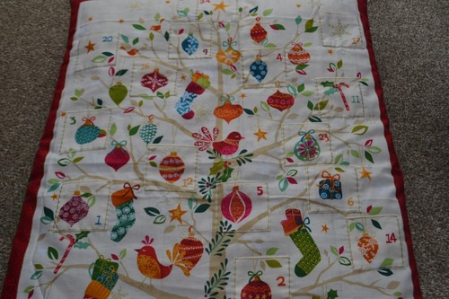 HANDGEMACHTE STOFF ADVENTSKALENDER & STRÜMPFE/QUILTS - Bild 25 von 42