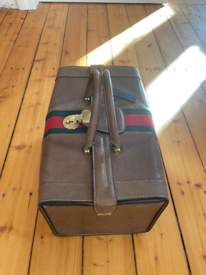 Vintage Gucci 067 Brown Leather Hard Sided Travel Case / Bag , rarely used 