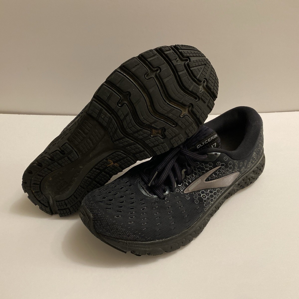 Brooks Glycerin 17 Cushioned Black Road Running Shoes, Men's Size - Main Image