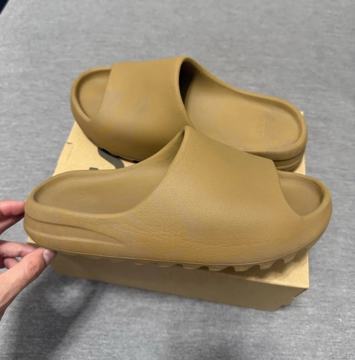 ADIDAS Yeezy Slide ocra taglia 11