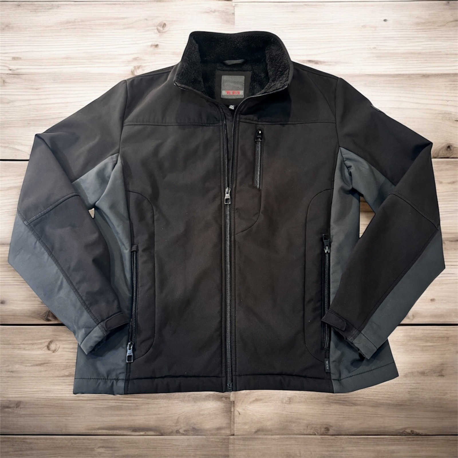 TUMI Men's Black / Grey  Stretch Soft Shell Jacket Plush Sherpa Lined Medium