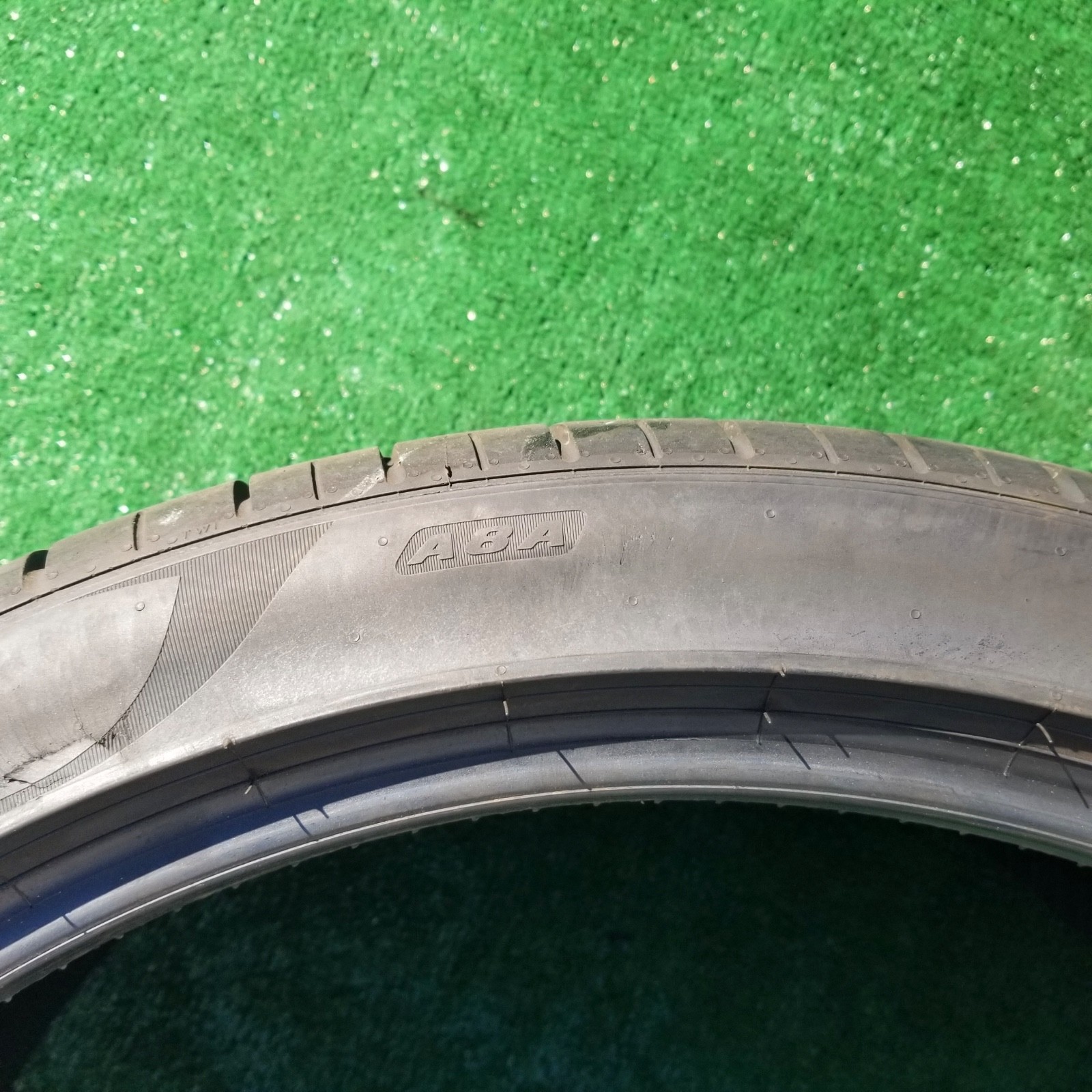 325/30R23 Pirelli P Zero PZ4 Tire A8A Aston Martin 325/30ZR23 325 30 23 70%
