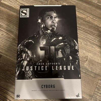 Hot Toys Zack Snyders Justice League Cyborg 1/6 Action Figure - TMS057
