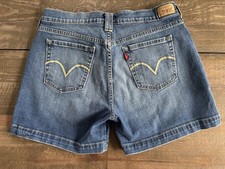 VTG Levi's 515 Short Women's Size 10 Medium Wash Denim Jean Shorts Inseam 5"