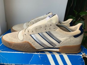 adidas volley
