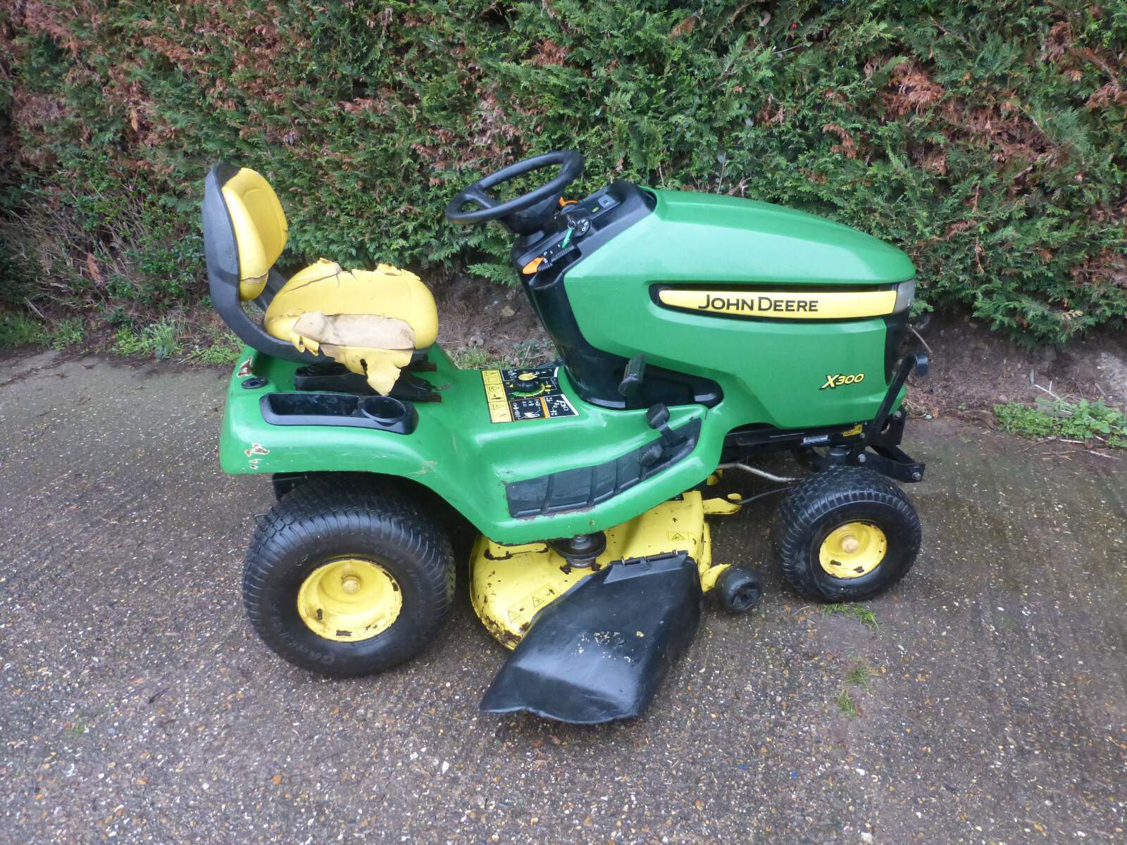 John Deere X300 Ride on Mower eBay