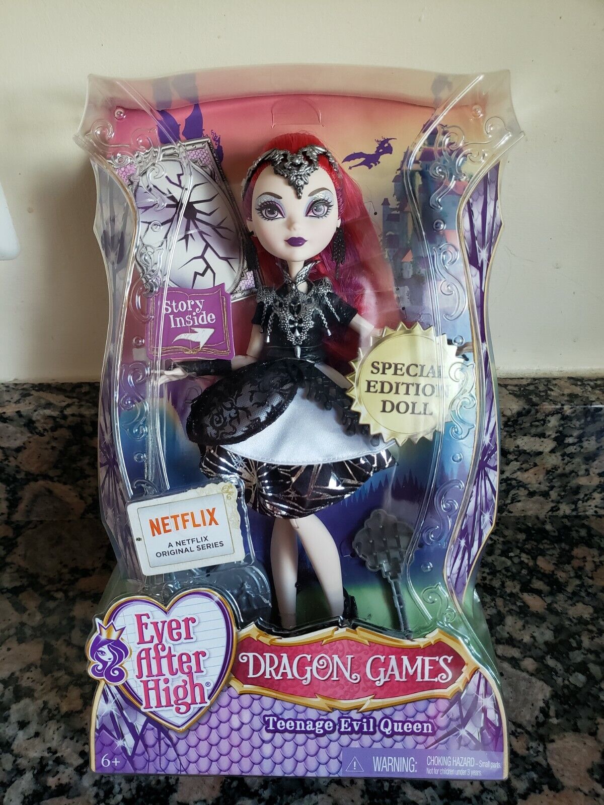 Boneca EVER AFTER HIGH Raven Queen Doll (Idade Mínima: 6 Anos - 12.9x4x2.3  cm)