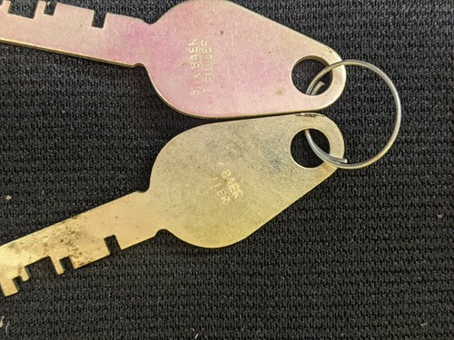 Vintage Pair of Matching STIX BAER & FULLER Keys Locker Luggage Padlock - Picture 2 of 3