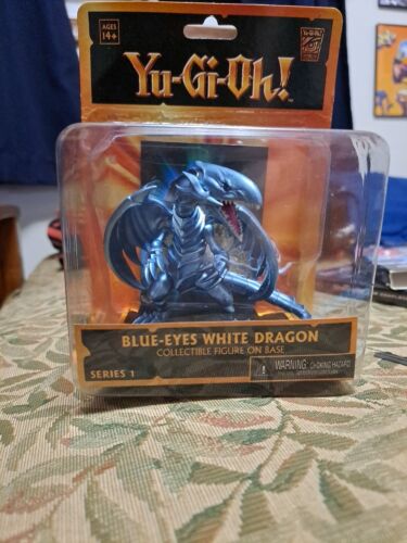 NECA Yu Gi Oh Blue Eyes White Dragon Display Figura Nuovissima (VEDI DESCRIZIONE) - Foto 1 di 3