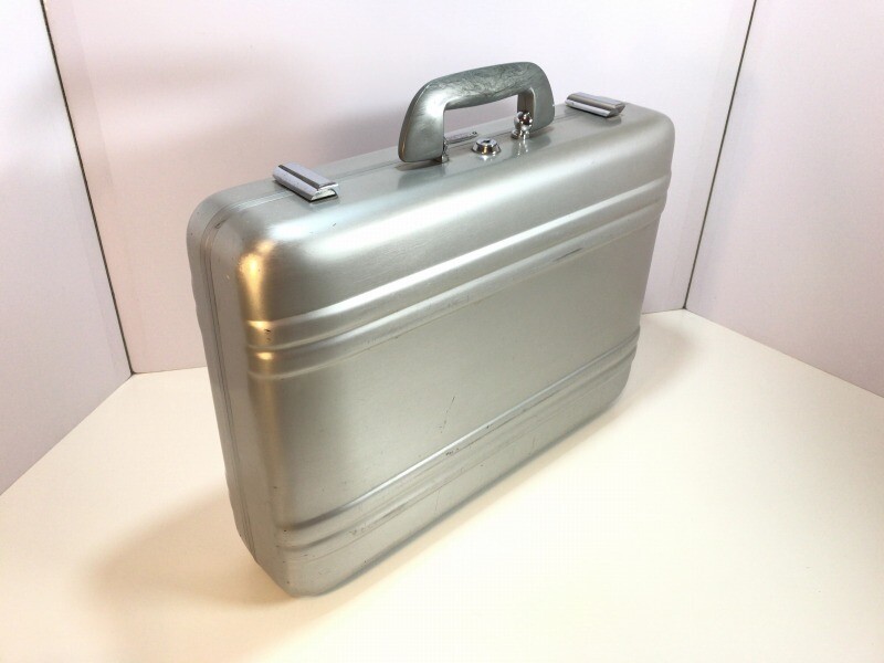 Vintage 1980's ZERO HALLIBURTON Attache Case Bright Red Vintage 1980's ZERO HALLIBURTON Attache Case Bright Red