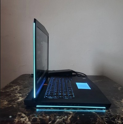 ALIENWARE 15 R4 GAMING LAPTOP CORE i5-8300H 16GB RAM GTX 1060 128GB NVMe 1TB HDD
