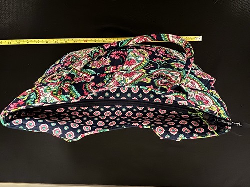 Vera Bradley Pleated Shoulder Bag Petal Paisley Quilted Shoulder  Bag NWT - Bild 6 von 9