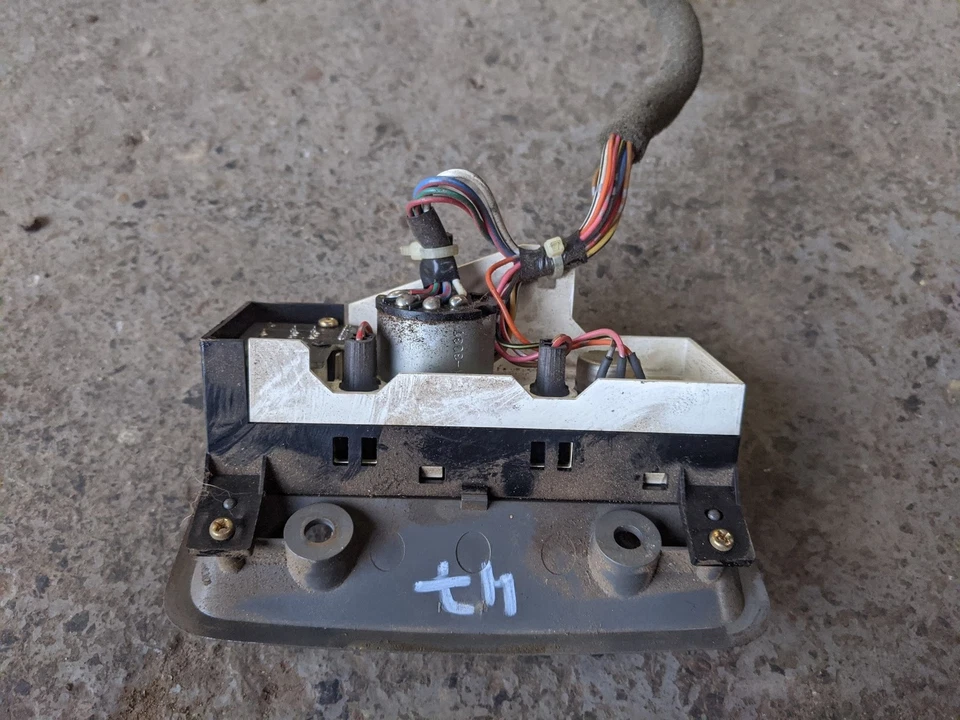 MITSUBISHI SHOGUN 2004 REAR HEATER SWITCH CONTROL PANEL - Image 3 of 3