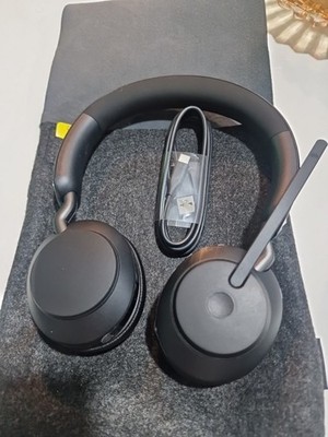 Jabra Evolve2 65 Wireless Headset mit Kabel und Tasche