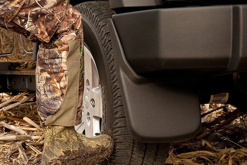 For GMC Canyon 2024 Husky Liners Custom Molded Black Mud Guards - Изображение 3 из 4