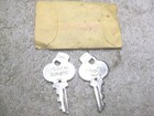 Vintage American Tourister smiling bell hop luggage keys — photo 2