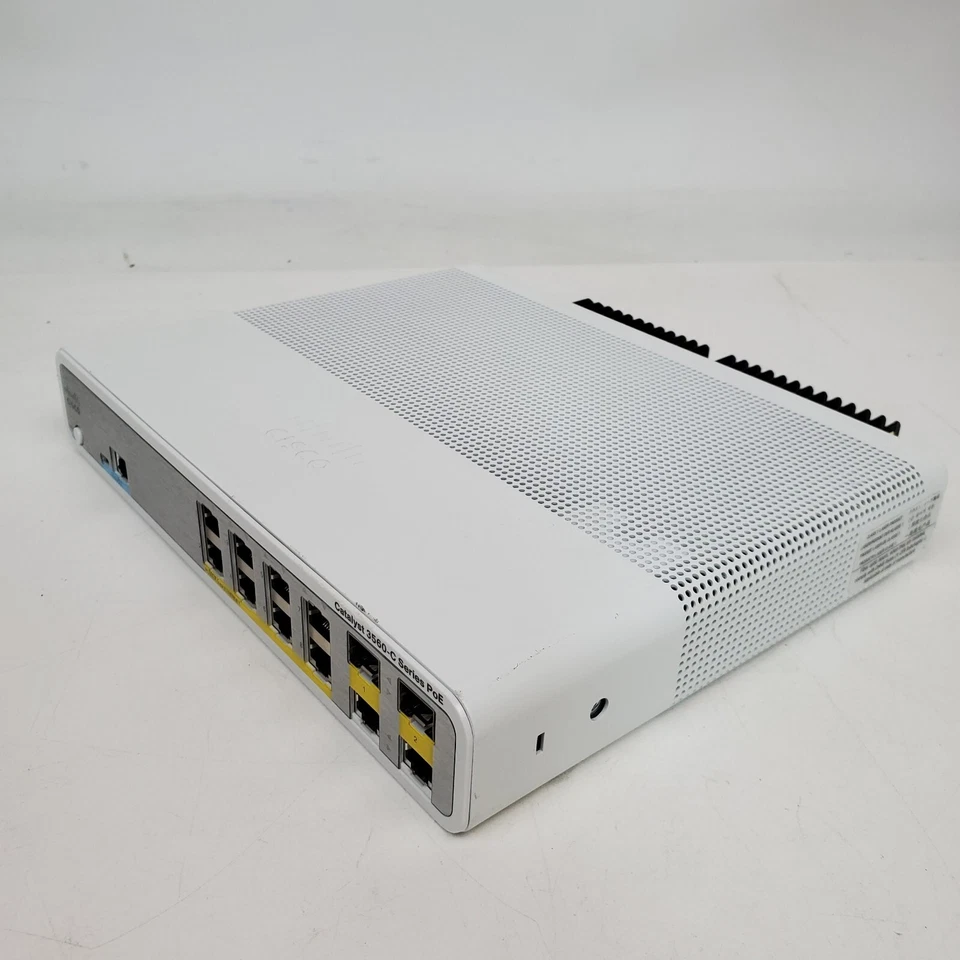 Conmutador montable en rack Cisco Catalyst 3560 (WS-C3560C-8PC-S) Foto 4 de 4