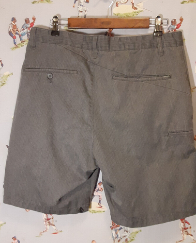 🛹 Volcom Mens Corpo Class Shorts Mens Size 34x9 Flat Front Gray Stripes - Picture 7 of 13